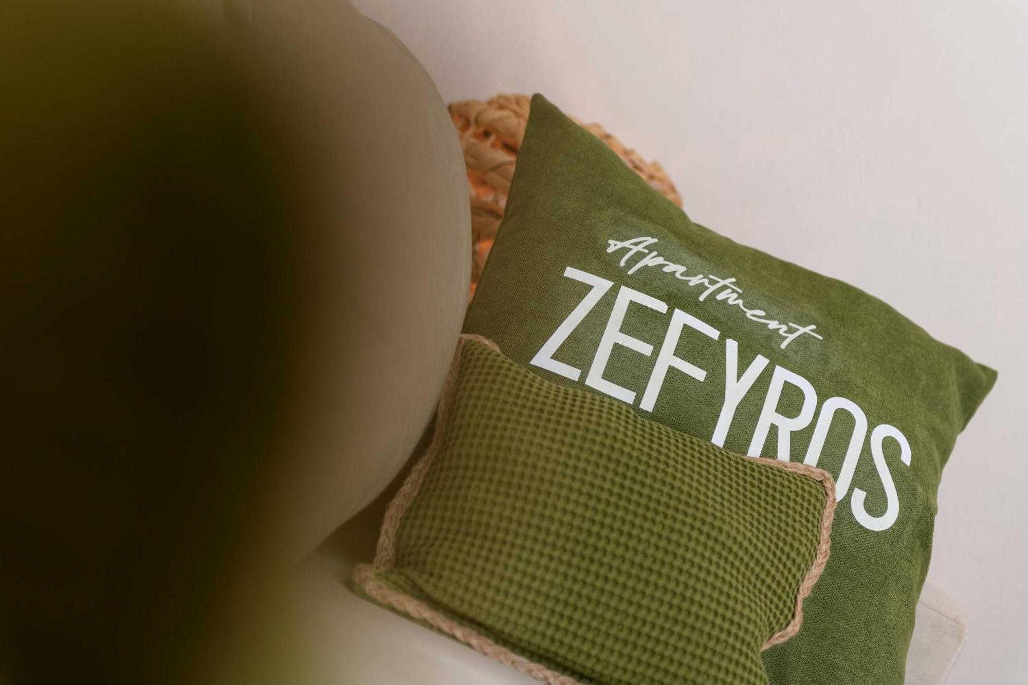 Zefyros Apartment *
