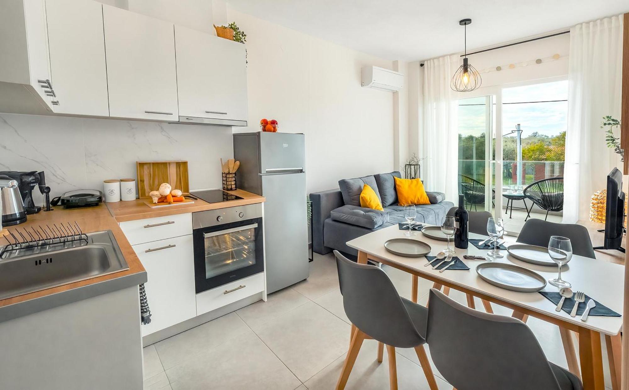 Zefyros Apartment *